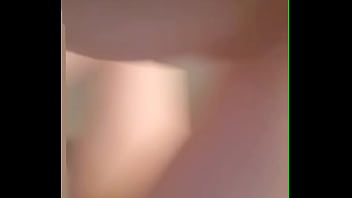 Dutch vixen quaroes’ wet body and dildo drive her to a huge climax