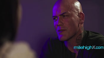 Meeting guys at the club to get out of love with my step son