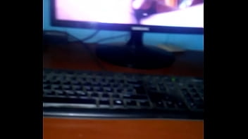 Paja Casual Estando En Una Cabina Prv thumbnail