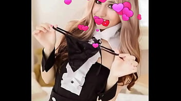 Me disfrazo de gatita para sacarle la leche