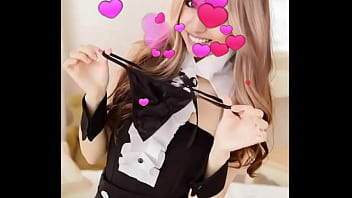 Me disfrazo de gatita para sacarle la leche