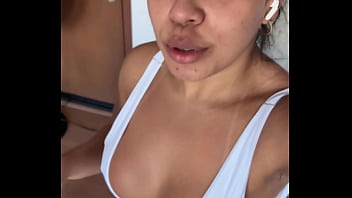 Me faz companhia no meu aeróbico matinal gostaram do meu maiô safadinho