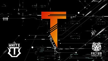 Loira No Beco Contra Duas Mulheres E Um Cara Barbudo thumbnail