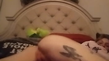 Nodia shake that ass