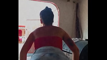 Fernanda rebolando bem gostoso uma delicia de morena de umuarama parana