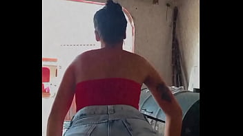 Fernanda rebolando bem gostoso uma delicia de morena de umuarama parana