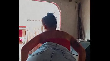 Fernanda rebolando bem gostoso uma delicia de morena de umuarama parana