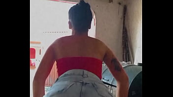 Fernanda rebolando bem gostoso uma delicia de morena de umuarama parana