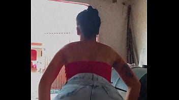 Fernanda rebolando bem gostoso uma delicia de morena de umuarama parana