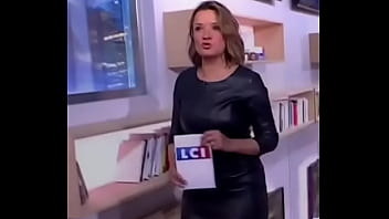 Jolie journaliste cuir