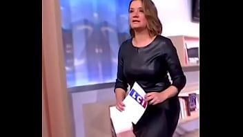 Jolie Journaliste Cuir thumbnail