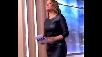 Jolie journaliste cuir