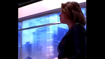 Jolie journaliste cuir