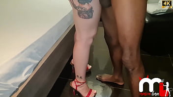 Quando o marido não da conta do fogo da esposa o jieot é achar machos para saciá la e encher a buceta de porra Quando o marido não da conta do fogo da esposa o jieot é achar machos para saciá la e encher a buceta de porra