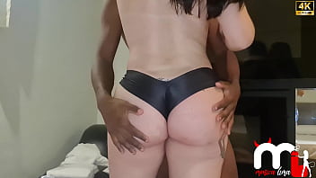Quando o marido não da conta do fogo da esposa o jieot é achar machos para saciá la e encher a buceta de porra Quando o marido não da conta do fogo da esposa o jieot é achar machos para saciá la e encher a buceta de porra