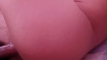 Bajo la sabana quería follar