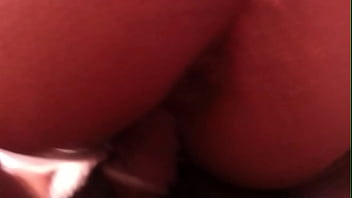 Bajo la sabana quería follar