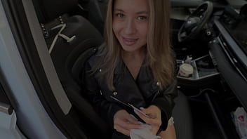 A stranger sat on my dick with her wet pussy take off condom and keep fucking pov