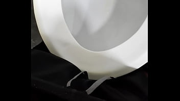 Masterbuate in the wahroom in late night man exited and masterbuate