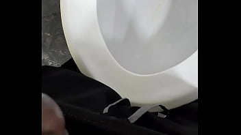 Masterbuate in the wahroom in late night man exited and masterbuate