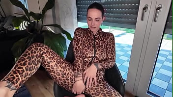 Nackte füße & eine feuchte gierige p*ssy – bereit für dich ich habe mir meine creme geschnappt un