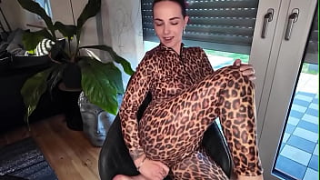 Nackte füße & eine feuchte gierige p*ssy – bereit für dich ich habe mir meine creme geschnappt un