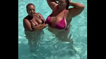 Love getting wet and wild with mulanblossom dirtydivaent