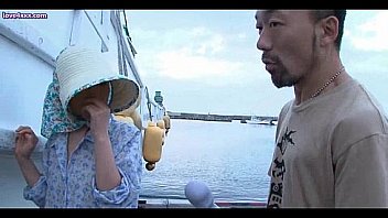 Asian teenie gives blowjob and gets laid