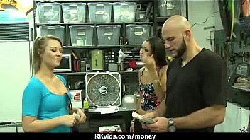 Amateur has sex for some quick cash 13