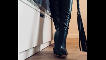 Le léchage de bottes est recommandé pour marqué des points goddess