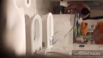 Spy aunt tits in shower sesos