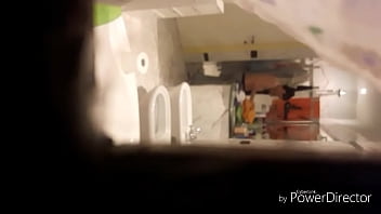 Spy aunt tits in shower sesos