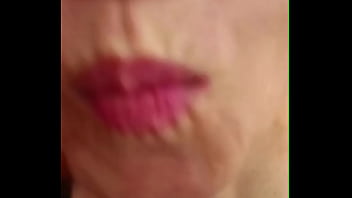 Cuando mi novia se va de casa yo pongo a mi suegra a chupar mi polla y me la folló hasta por el culo