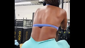 Gostosa Na Academia De Fio Dental thumbnail