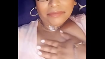 Crystal bedase playing with her tits