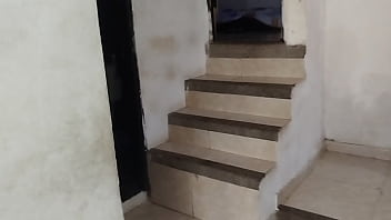 Padrastro pillo a mi hijastra en lencería sexy con gran culo y no aguanto termino follando y le lleno el coño de semen