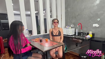 O coroa da rola grossa socou até as bolas no meu cuzinho