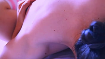 Padrastro y la amiga de su hermanas