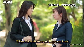 A chefe com quem eu dividi o quarto era lésbica legendado em português ayaka mutou
