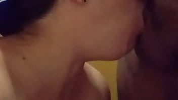 Mi esposa se la traga hasta los huevos