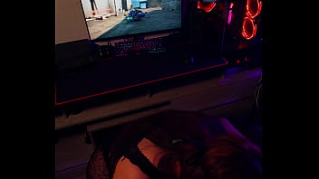 Playing battlefield while getting a blowjob i stopped playing and went to fuck my friend