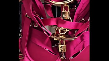 Trouve la pour ouvrir tous les cadenas de cette incroyable lingerie honey