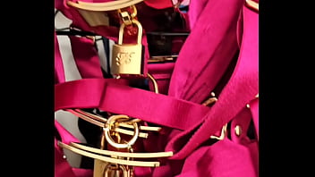 Trouve la pour ouvrir tous les cadenas de cette incroyable lingerie honey