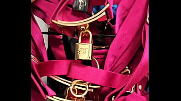 Trouve la pour ouvrir tous les cadenas de cette incroyable lingerie honey