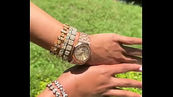 Just saying hi to thee hotties