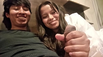 Mi secretaria me chupa la verga a pesar de que su novio este trabajando de delivery ella dice que no le da sexo a cualquiera