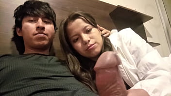 Mi secretaria me chupa la verga a pesar de que su novio este trabajando de delivery ella dice que no le da sexo a cualquiera