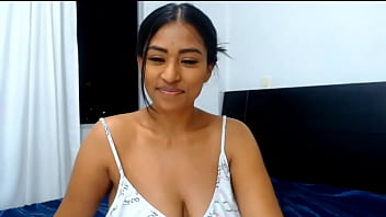 Camilapaez1 con mirada excitada y encantadora