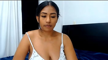 Camilapaez1 con mirada excitada y encantadora