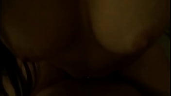 Hembra de hermosas tetas